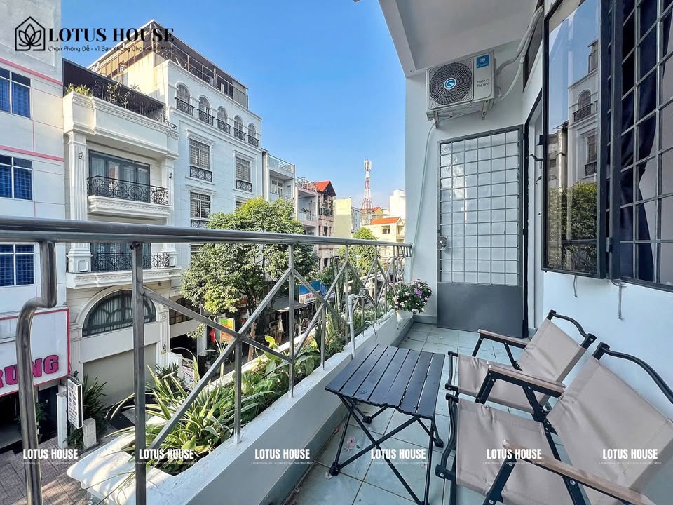 Studio cho thuê 129 Nguyễn Thái Bình, 25m² giá thỏa thuận - Ban công rộng thoáng mát!