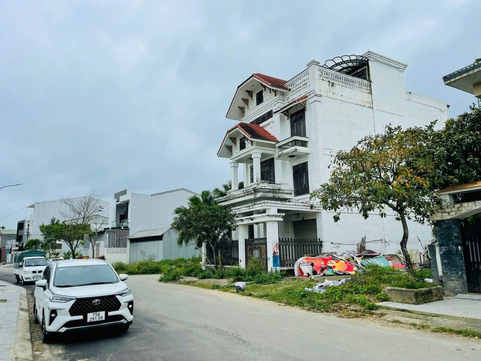 Đất mặt tiền Nguyễn Minh Vỹ 145m² giá 4x triệu/m² - View kênh tuyệt đẹp!