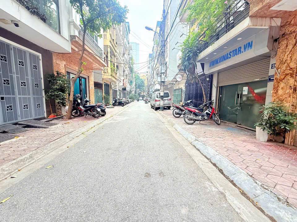 Nhà Mạc Thái Tổ Cầu Giấy 60m² giá 33.9 tỷ - Thiết kế ấn tượng, sẵn sàng giao dịch!