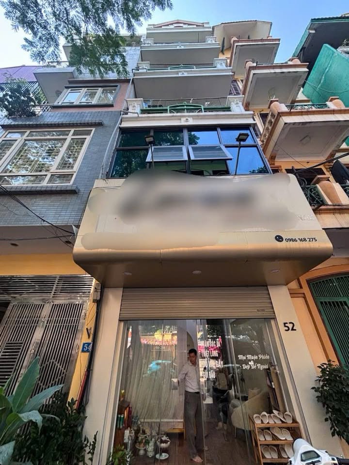 Nhà mặt phố Đội Cấn 54m² giá 26.5 tỷ - Kinh doanh đắc địa, sổ đỏ chính chủ!