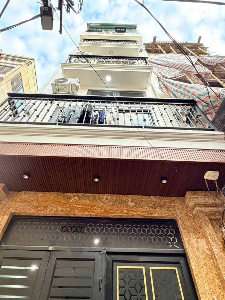 Căn hộ CCMN Hoàng Hoa Thám 66m² giá 19.5 tỷ - Lô góc xây mới, 13 phòng khép kín!