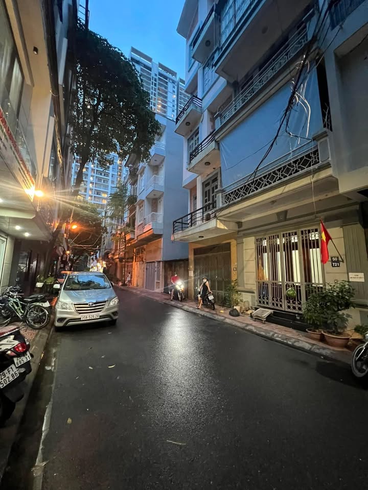 FrontHouse đường Xuân Thủy, Cầu Giấy 60m² giá 26.8 tỷ - Ô tô tránh, kinh doanh hiệu quả!