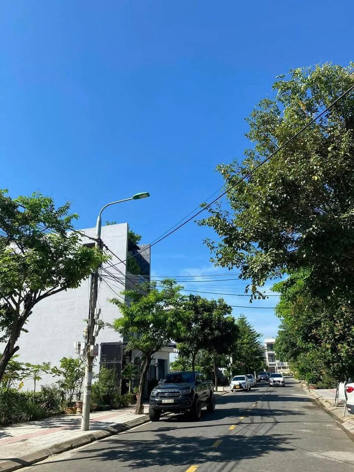 Nhà 3 tầng đường Ỷ Lan Nguyên Phi, Đà Nẵng 90m² giá 12.5 tỷ - Chính chủ bán gấp!