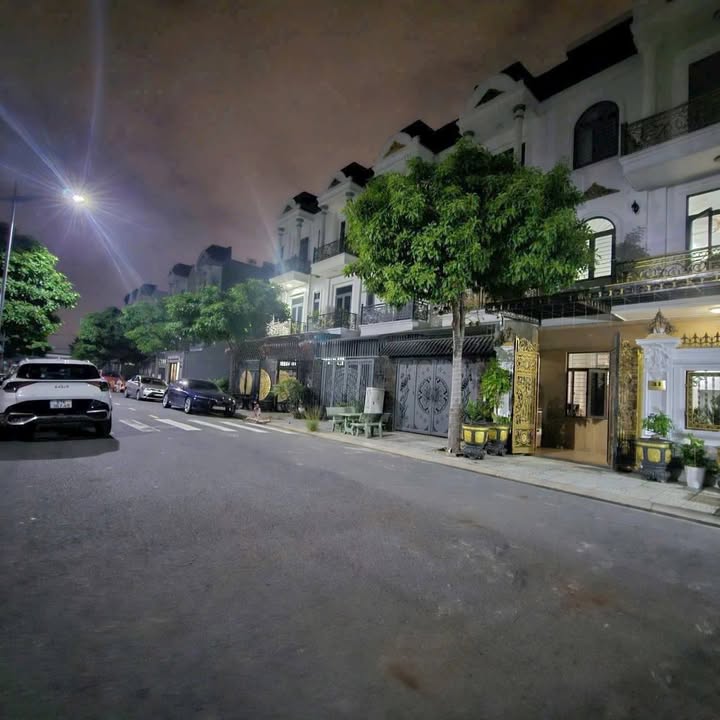 Nhà cho thuê Khu Nhà Ở Hoàng Nam 2, Thủ Dầu Một 4 phòng 15 triệu - Hoàn hảo cho văn phòng và gia đình!