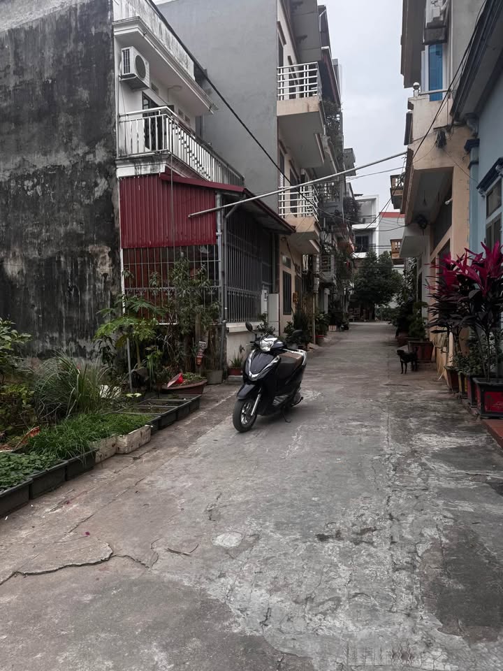 Đất phân lô TT A34 Di Trạch 57.5m² giá 10.925 tỷ - Vị trí đắc địa, giao thông thuận lợi!