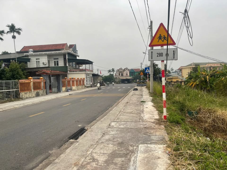 Đất nền đường Quảng Chính 8 - Hải Hà 100m² - Giá thỏa thuận hấp dẫn!