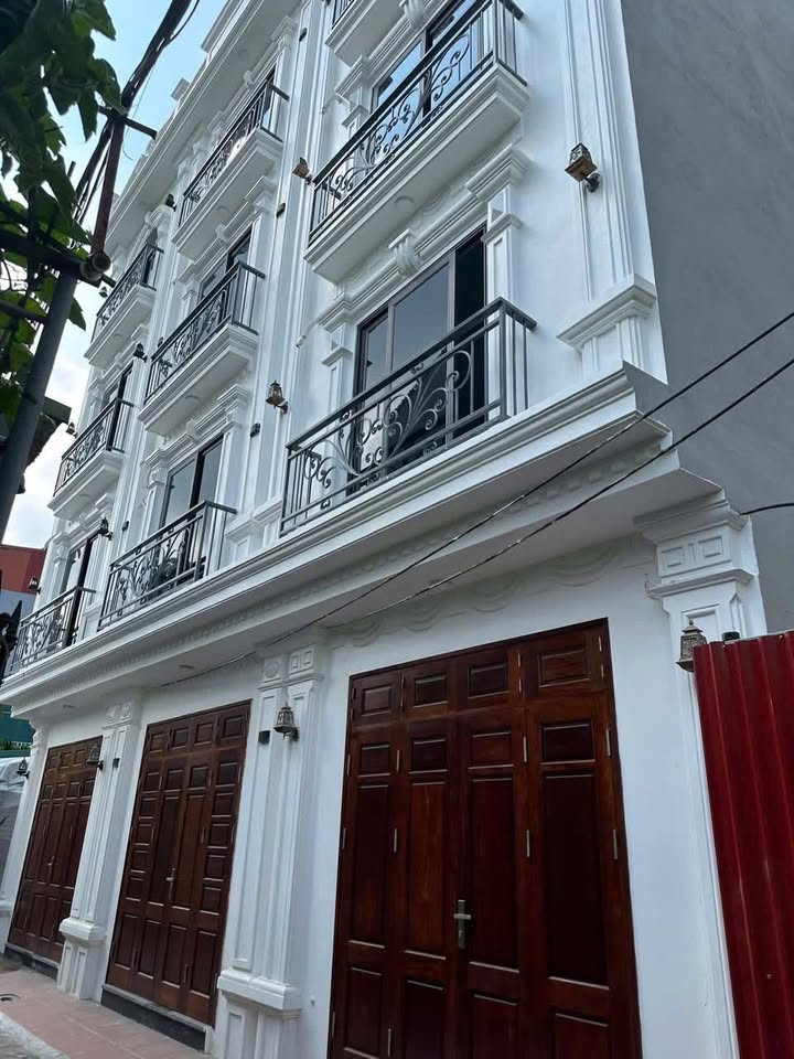 Nhà 4 tầng Vạn Phúc 40.3m² giá 5 tỷ - Thiết kế hiện đại, sẵn sàng ở ngay!