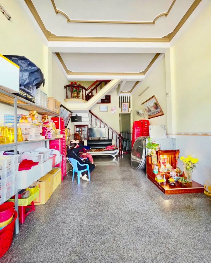 Nhà mặt tiền đường Lê Thanh Nghị, Đống Đa, 68m² giá 5.9 tỷ - Đầu tư sinh lời tuyệt vời!