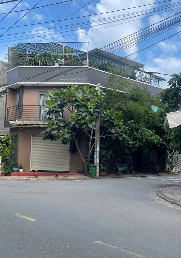 Nhà phố 2 mặt tiền đường Lê Hồng Phong, Bình Dương 79m² - An ninh tốt, giá chỉ 5.3 tỷ!