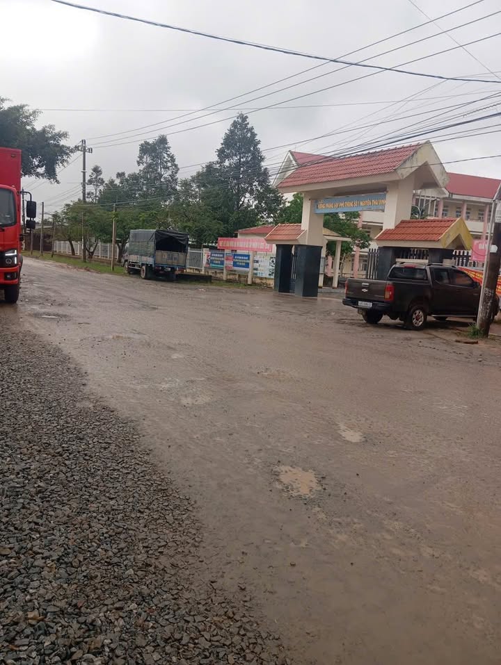 Đất nền mặt tiền trường cấp 3 Ea Păl 500m² - Kinh doanh tự do, giá thỏa thuận!