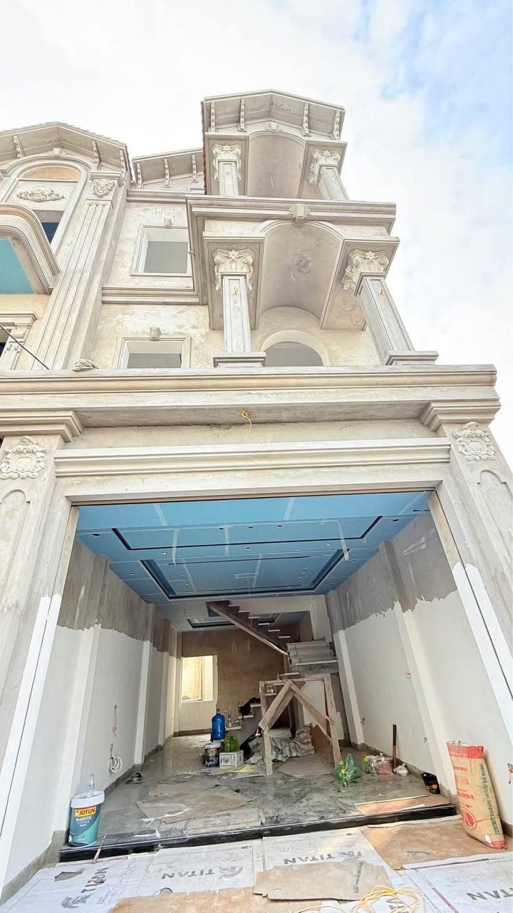 Nhà 3 tầng Nam Sơn 60m² giá 3.9 tỷ - Ô tô đỗ cửa, Full nội thất!