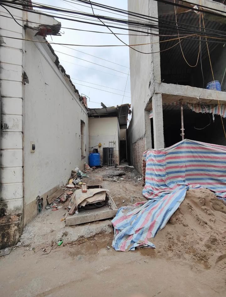 Nhà riêng Xuân Phương, Nam Từ Liêm 53m² giá 5 tỷ - Ô tô vào đất, ngõ thông!