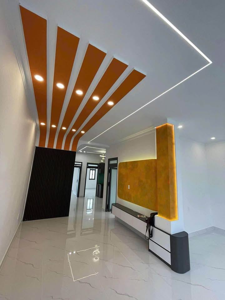 Nhà xây kiên cố kèm 4 phòng trọ tại Đà Lạt, 108m² - Giá chỉ 2.8 tỷ!