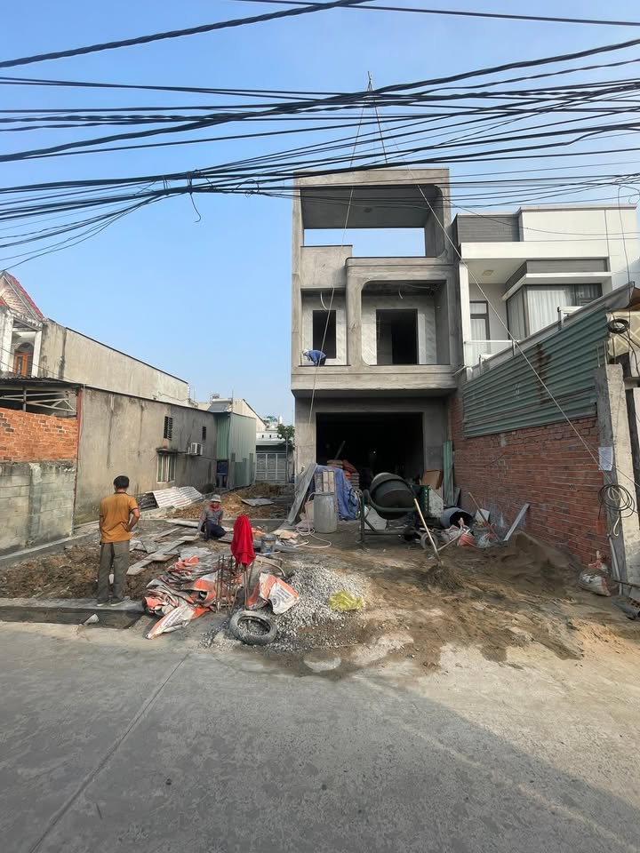 Bán Gấp Nhà Đường Lê Văn Tiên, Dĩ An 125m² - Tiện Nghi Đầy Đủ