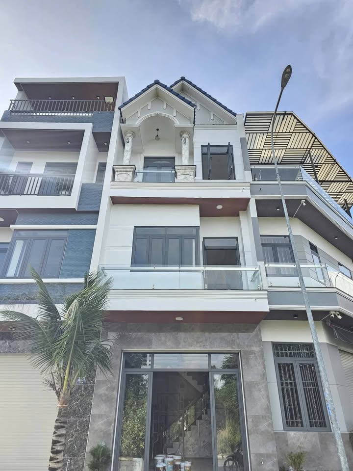 Bán nhà KDC Hiện Hữu, Bình Chuẩn, 61.1m² giá 4.2 tỷ - Thiết kế hiện đại, sổ hồng riêng!