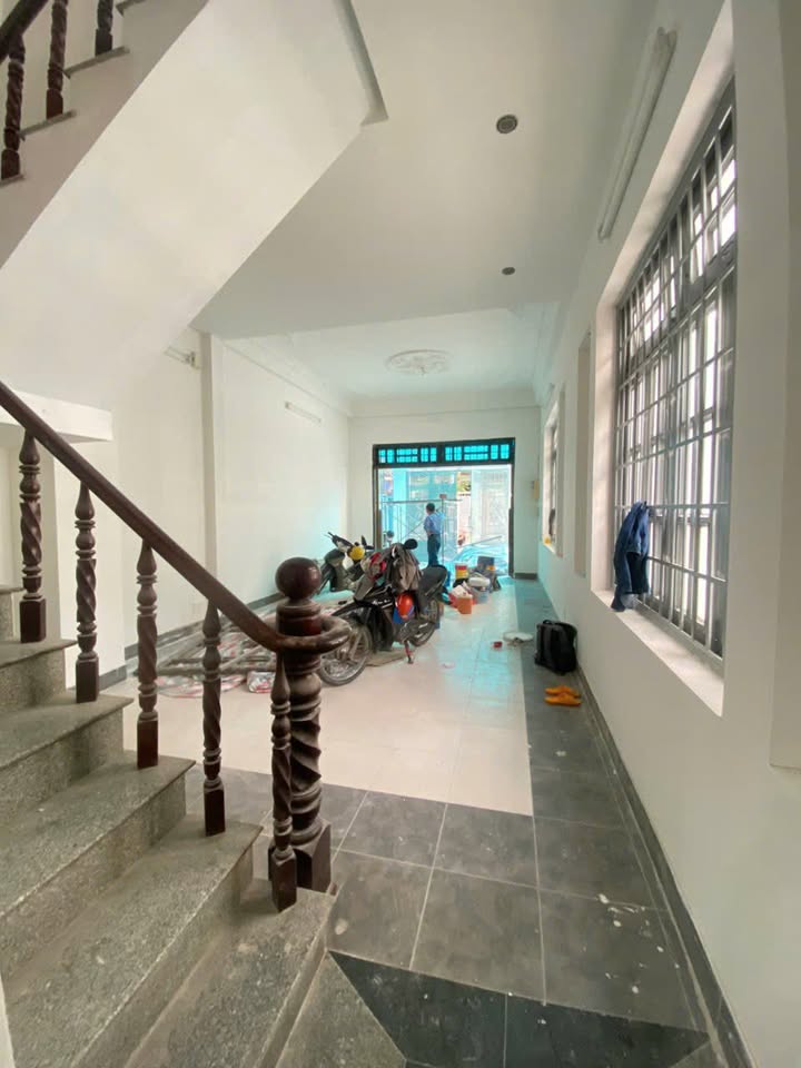 Nhà phố Bình Thạnh 60m² giá 5 tỷ - Khu vực an ninh, gần Quận 1!