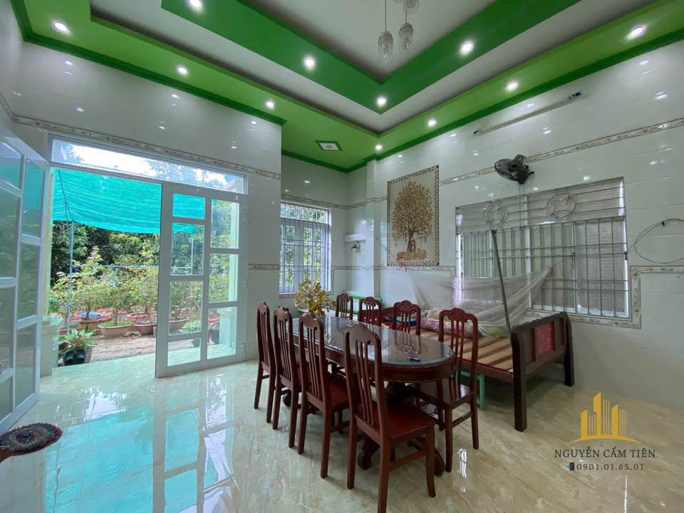 Nhà vườn 1050m² gần Uỷ Ban Tân Thuận Tây, giá 2.9 tỷ - Cơ hội đầu tư tuyệt vời!