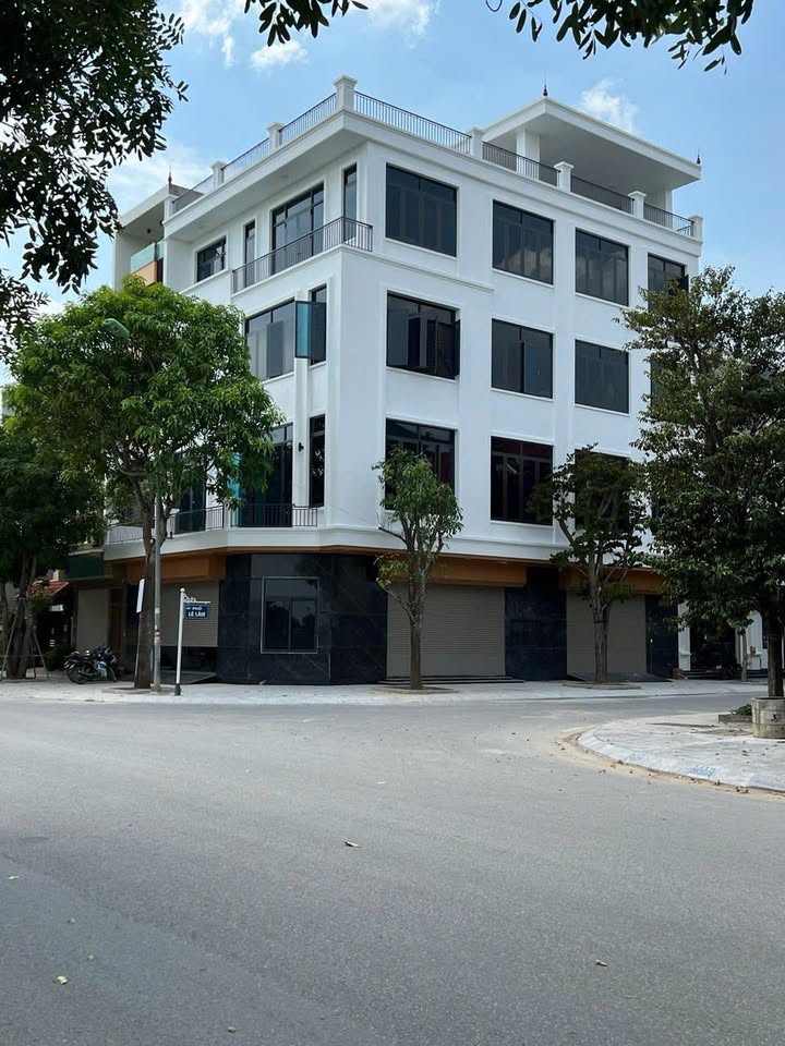 Cho thuê nhà mặt phố Đông Vệ 400m² - Vị trí đắc địa, giá tốt!