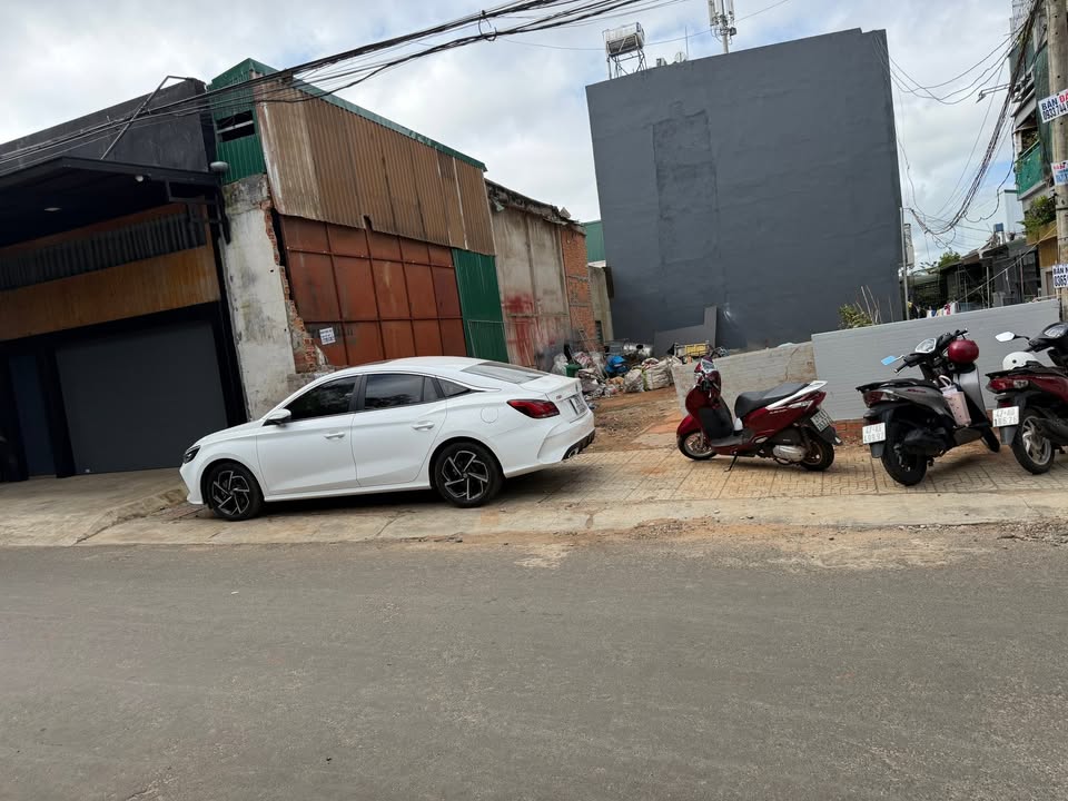 Nhà mặt tiền Trương Đăng Quế, Buôn Ma Thuột, 72m² - Sổ hồng chính chủ!