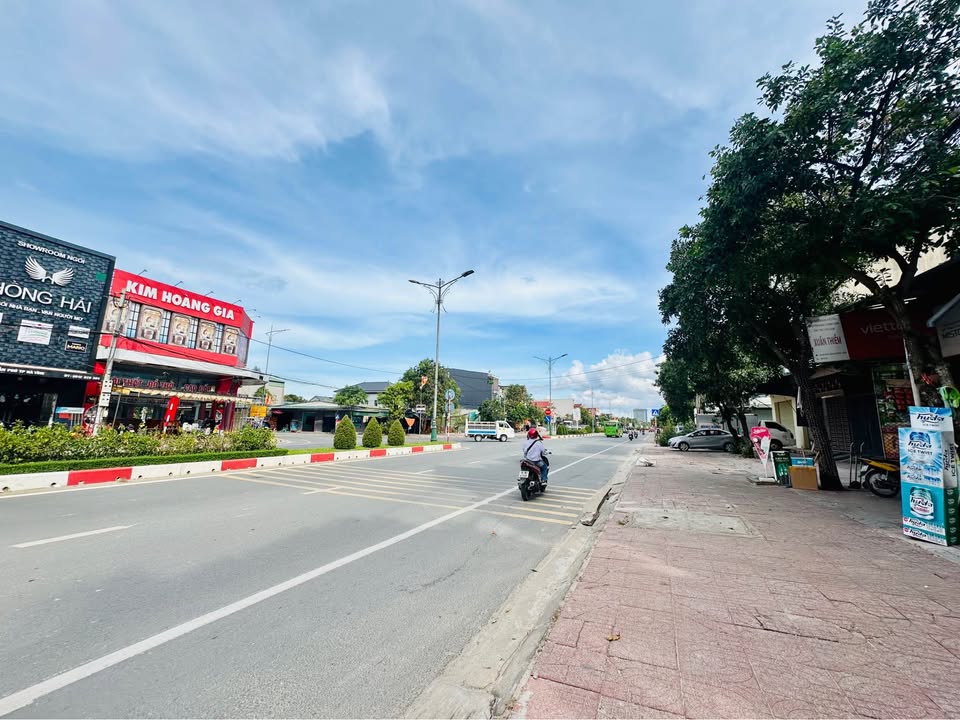 Bán gấp FrontHouse mặt tiền đường Trần Phú, Hà Tĩnh 205m² - Vị trí kinh doanh đắc địa!