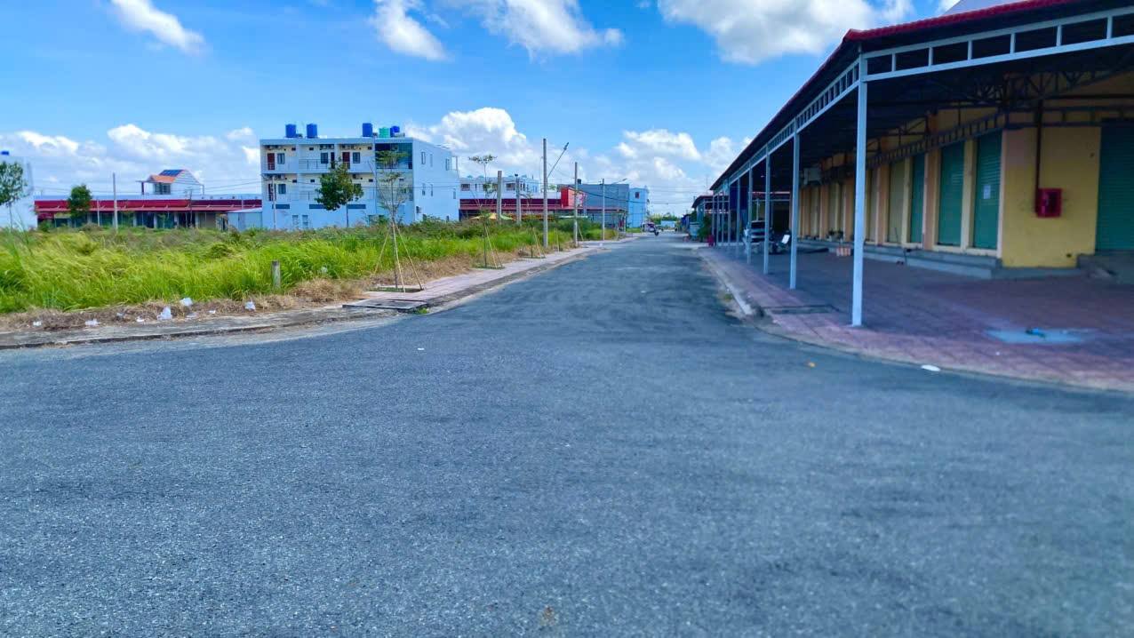 Đất nền Giồng Trôm Bến Tre 106m² giá 1.35 tỷ - Đối diện chợ Thạnh Phú, cơ hội đầu tư tốt!