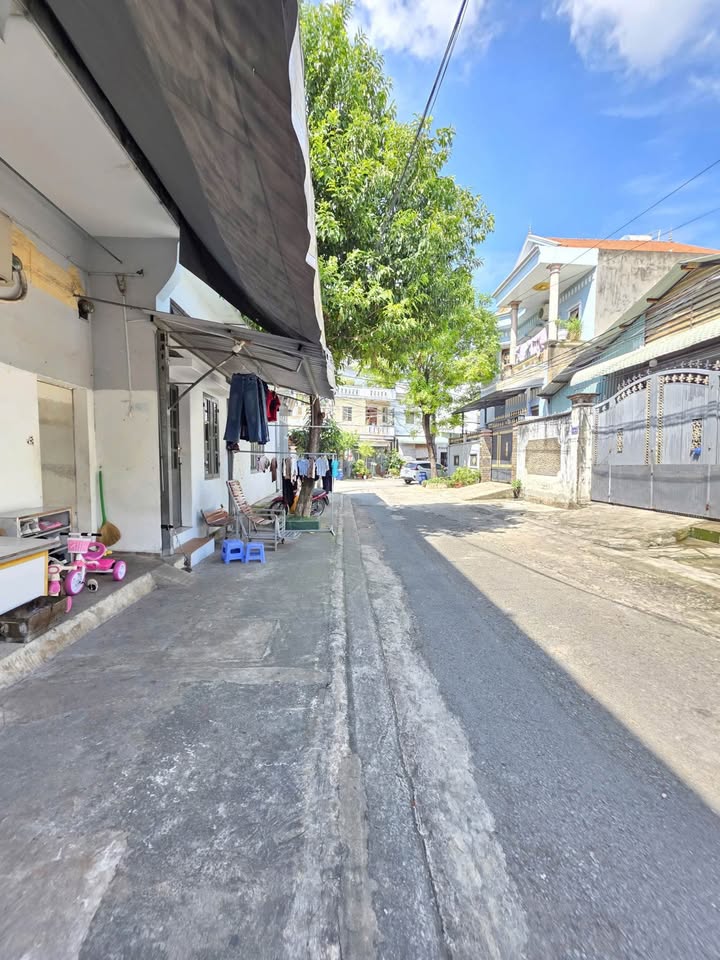 Bán nhà Dĩ An 100m² giá 5 tỷ - Sổ hồng riêng, thu nhập ổn định