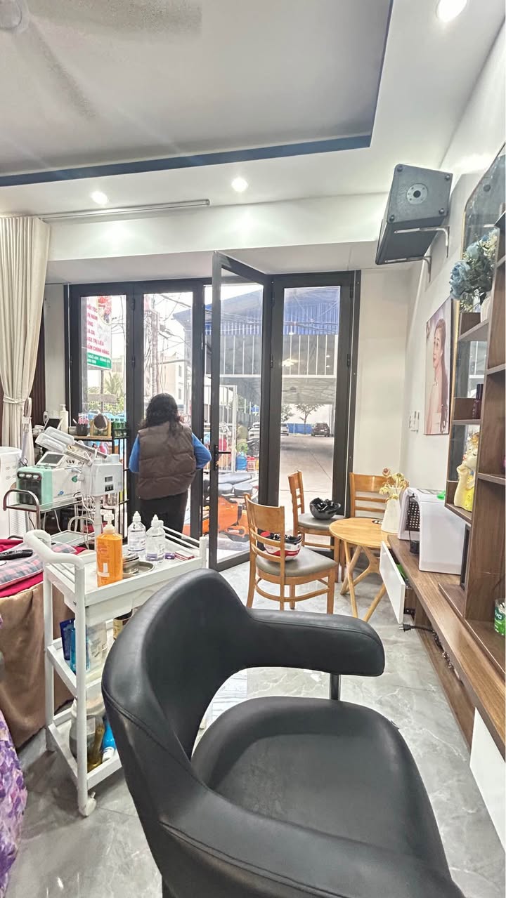 Nhà mặt ngõ Đằng Hải 40m² giá 3.4 tỷ - Kinh doanh tốt, sẵn sàng vào ở!