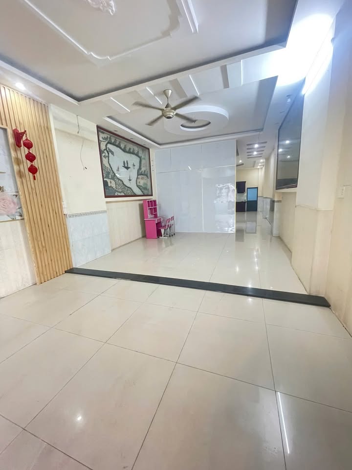 Nhà mặt tiền kinh doanh Trảng Dài, Biên Hòa 90m² giá 11 triệu - Phù hợp cho spa, văn phòng!