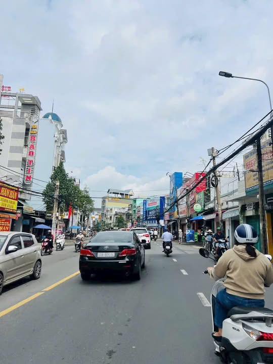 Bán nhà mặt tiền Phạm Văn Thuận, Biên Hòa 76m² giá 7.2 tỷ - Sổ riêng thổ cư 100%!