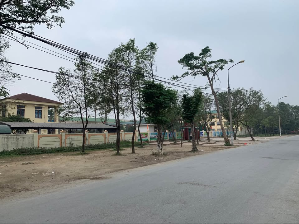 Đất nền mặt tiền Nguyễn Chí Thanh, phường Vinh Hưng 130m² - Vị trí đẹp, tiềm năng kinh doanh