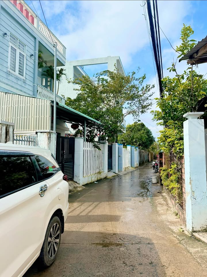 Nhà cấp 4 Phường 9 Tuy Hòa 220m² giá 2.2 tỷ - Nở hậu, ô tô vào tận nơi!