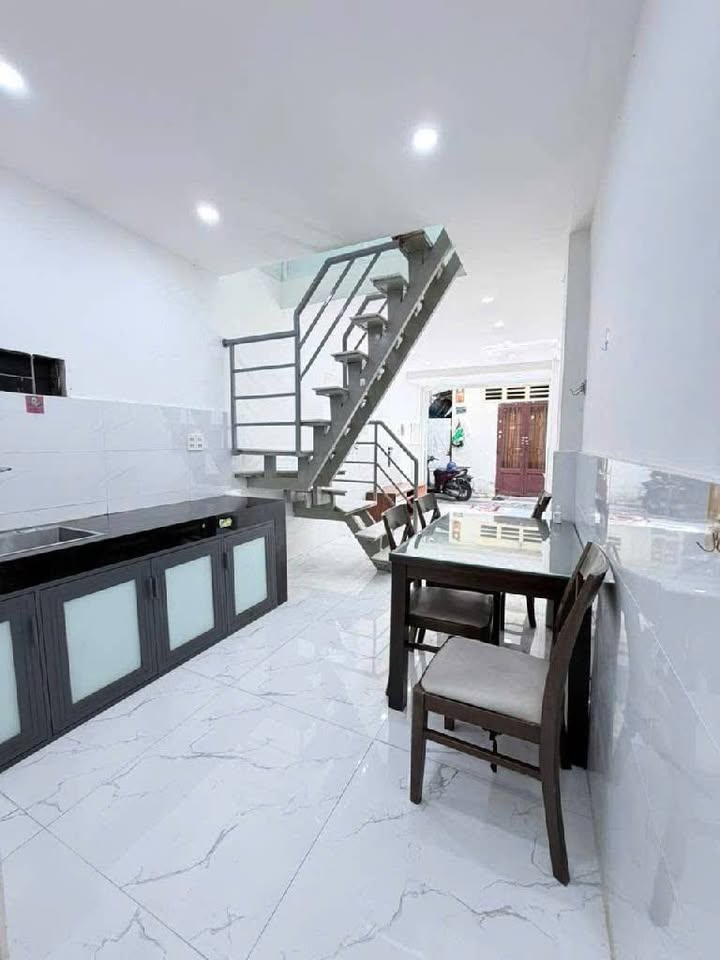Nhà 2 tầng Sơn Kỳ Tân Phú 30m² giá 3.95 tỷ - Sẵn sàng ở ngay!