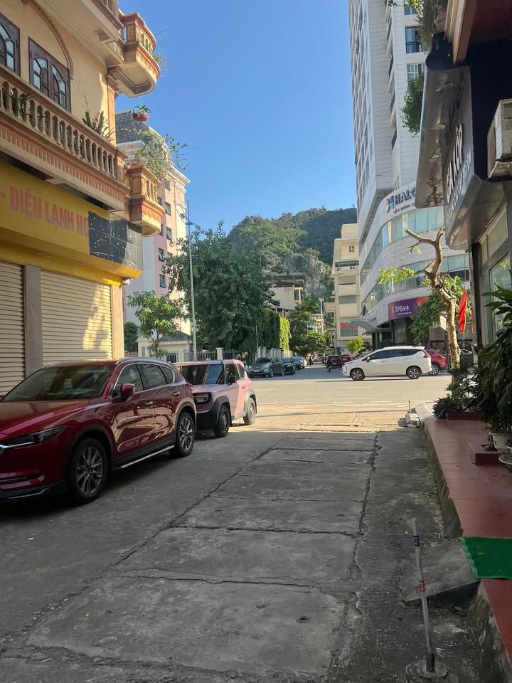 Store cho thuê tại đường 25-4, Hồng Gai, 30m² - Phù hợp kinh doanh nhỏ