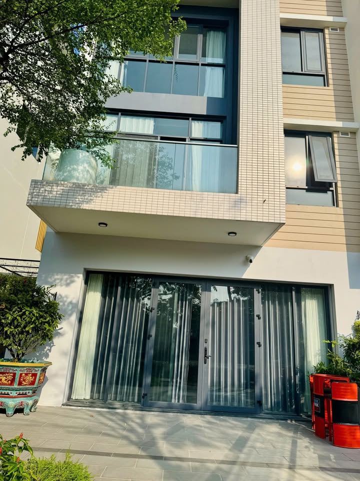 Nhà phố Haruka Thủ Dầu Một 4 tầng giá 45 triệu - Full nội thất, view công viên