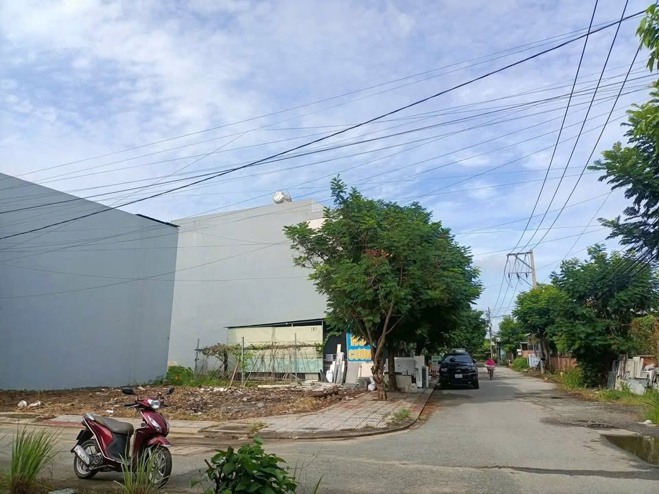 Đất nền góc mặt tiền 2 đường Trường Lưu 91m² giá chỉ 5.95 tỷ - Cơ hội đầu tư tuyệt vời!