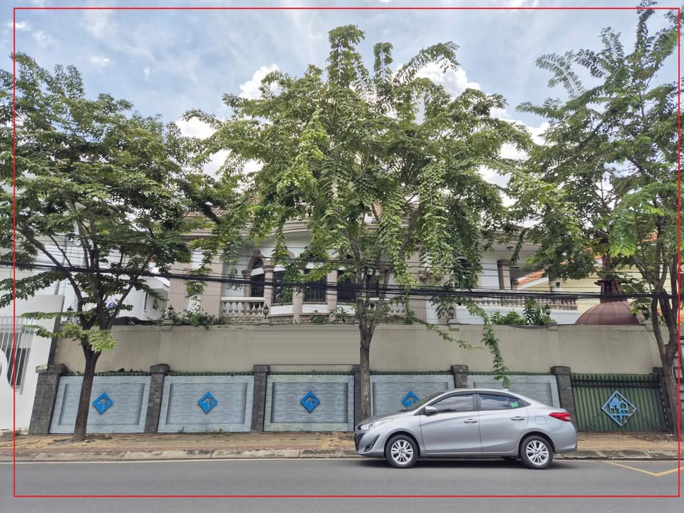 Cho thuê FrontHouse Ngay Mặt Tiền Đường Nguyễn Văn Hưởng, Quận 2 - Phong cách Châu Âu đẳng cấp!