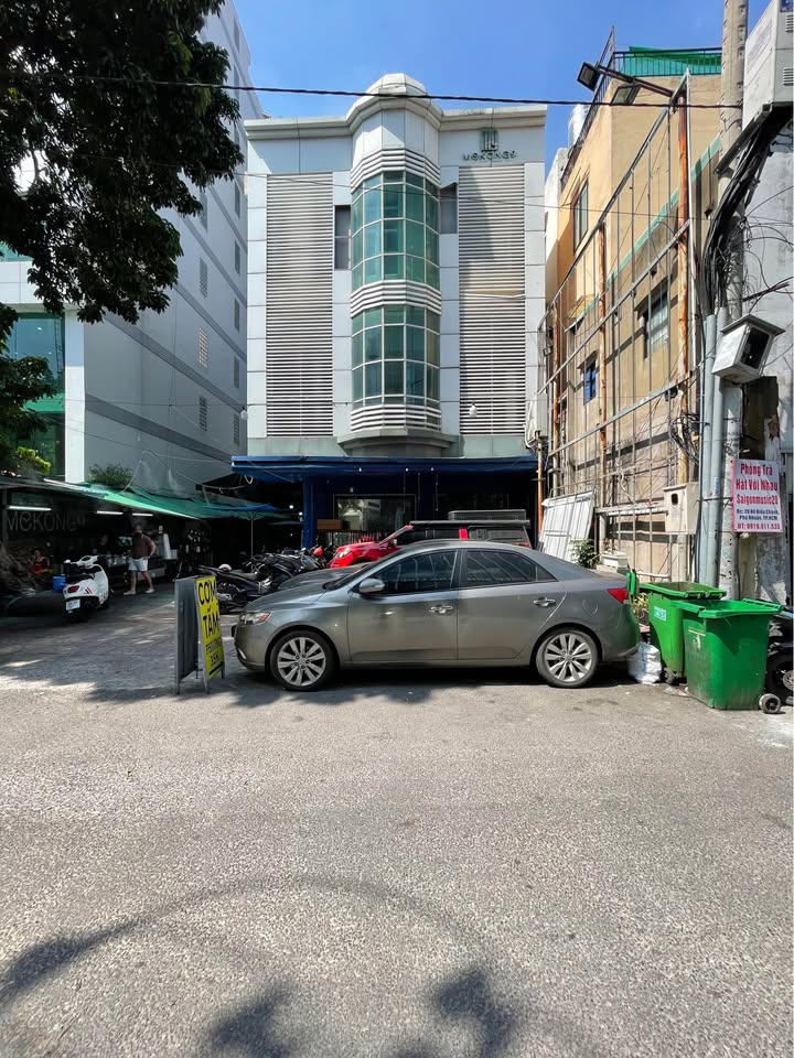 Cho thuê toà nhà Phú Nhuận 144m² - Vị trí đẹp, tiện lợi di chuyển!