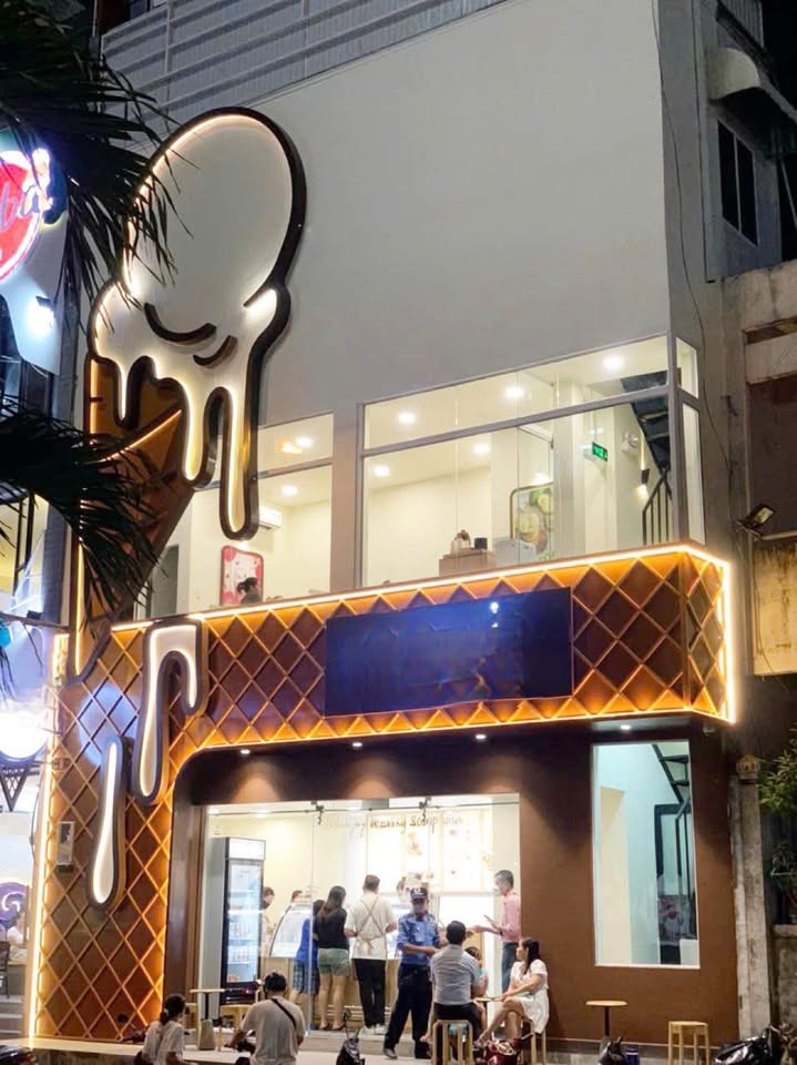 Nhà mặt tiền đường Phan Xích Long, Q.Phú Nhuận, 3 tầng - Kinh doanh tự do!