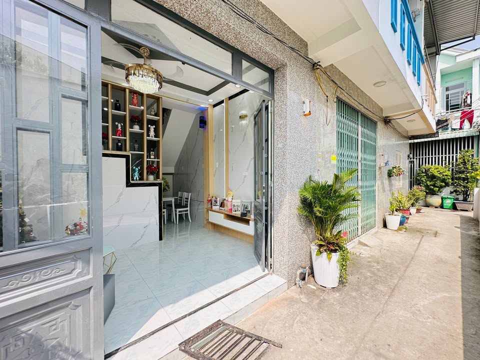 Nhà riêng Hưng Long, Bình Chánh 32m² giá 690 triệu - Sổ riêng chính chủ!