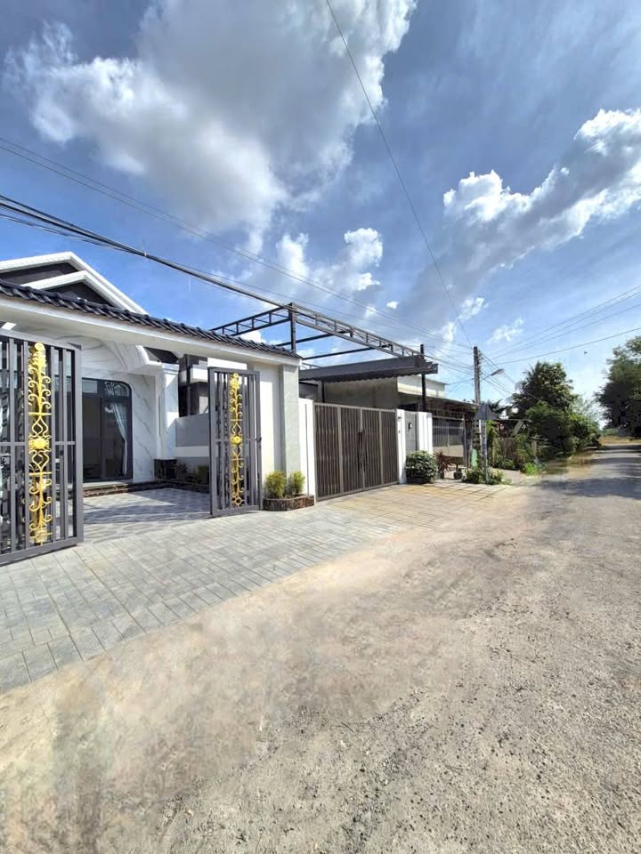 Nhà mới KP Long Khương, Hòa Thành, Tây Ninh 90m² - Thiết kế sang trọng, giá 1.549 tỷ!