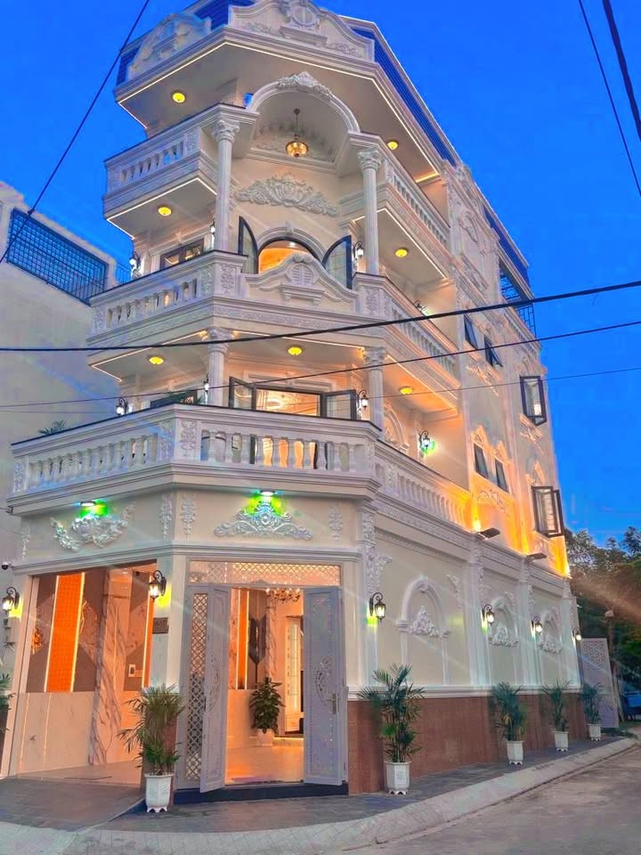 Nhà góc 2 mặt tiền Huỳnh Tấn Phát 85m² giá 9 tỷ - Thiết kế sang trọng, tiện nghi!