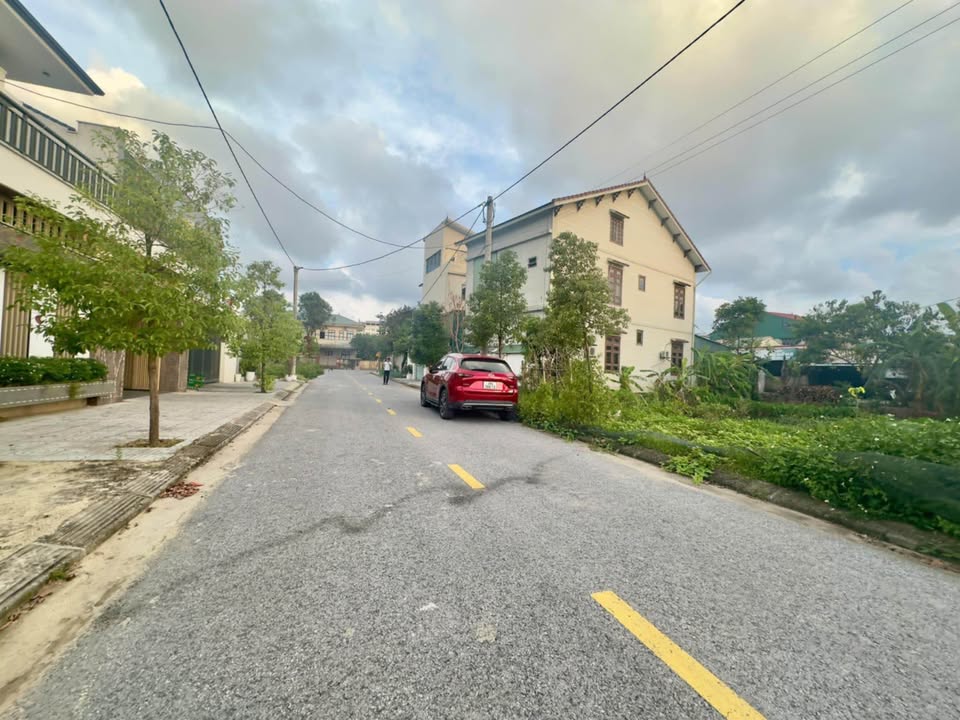 Đất nền liền kề tổ 6 phường Nguyễn Du, Hà Tĩnh 348m² giá 11 tỷ - Đầu tư sinh lời!