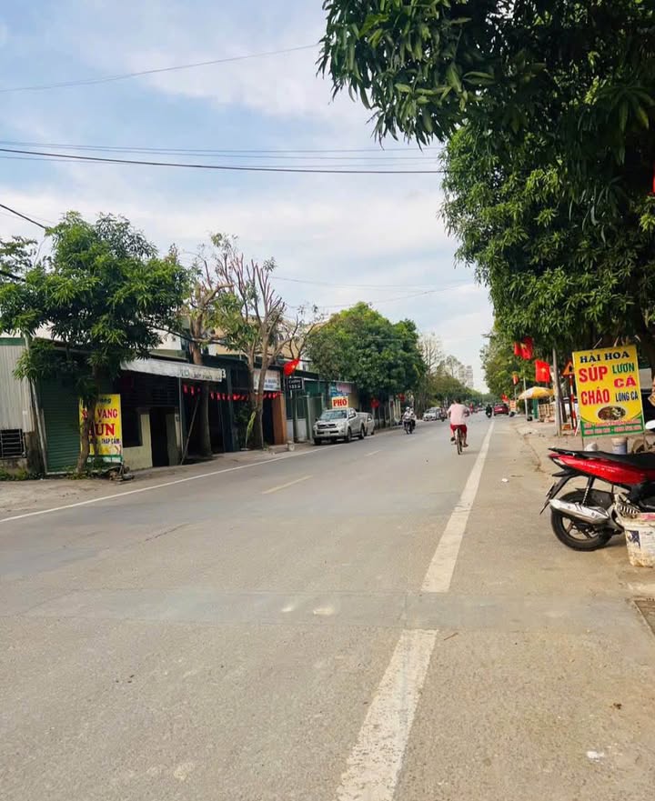 Nhà mặt đường Phượng Hoàng, Vinh 100m² giá 9.45 tỷ - Kinh doanh sinh lời ổn định!