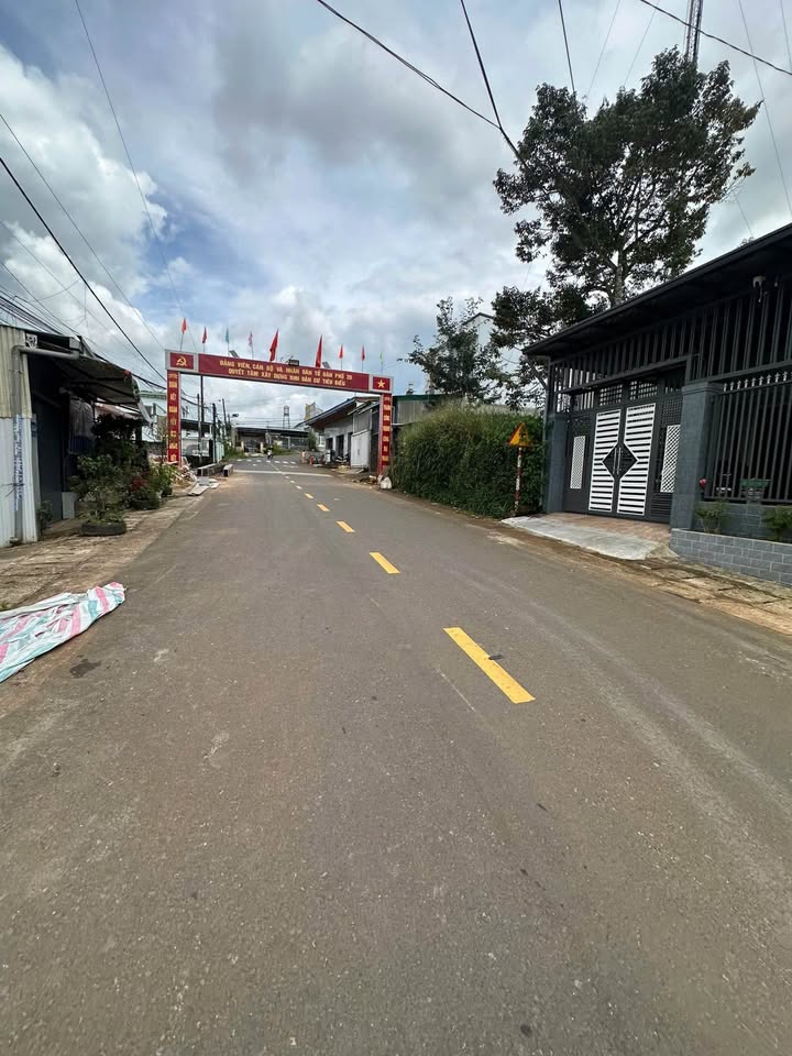 Bán gấp nhà mặt tiền 123 Mạc Đĩnh Chi, Bảo Lộc, 105m² - Giá chỉ 1.85 tỷ!