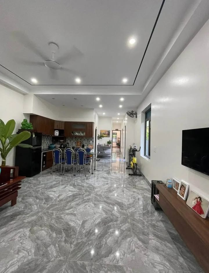 Nhà cấp 4 ngõ Sơn Hà, 156m² giá 1 tỷ - Vị trí đẹp, gần trường học!