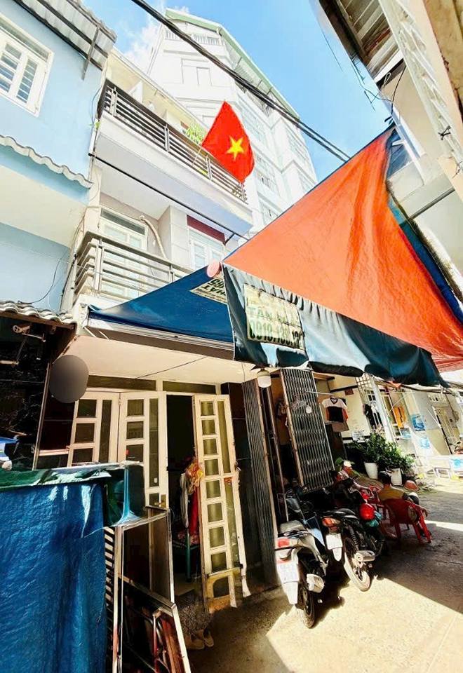 Nhà phố hẻm 4m Nguyễn Thị Tần, Quận 8, 19.5m² giá 2 tỷ - Kinh doanh sầm uất!