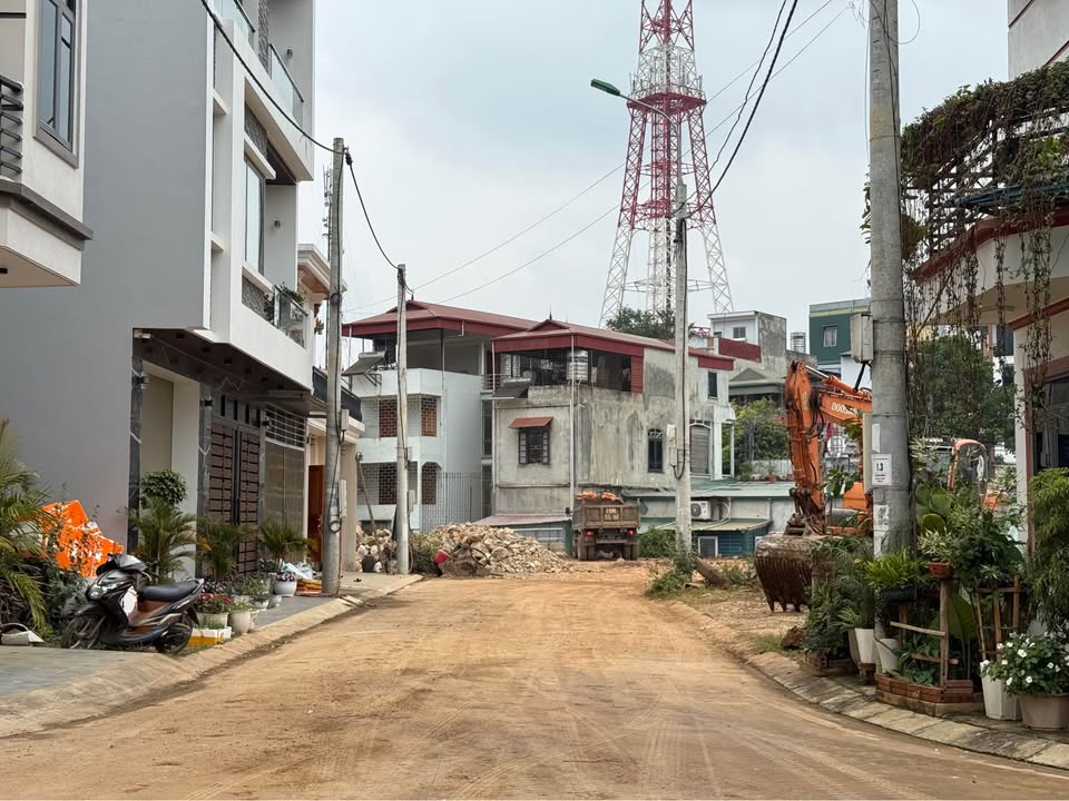 Đất nền 101m² tại ngã 3 Quyết Thắng, Sơn La - Đường 2 mặt tiền, giá tốt!