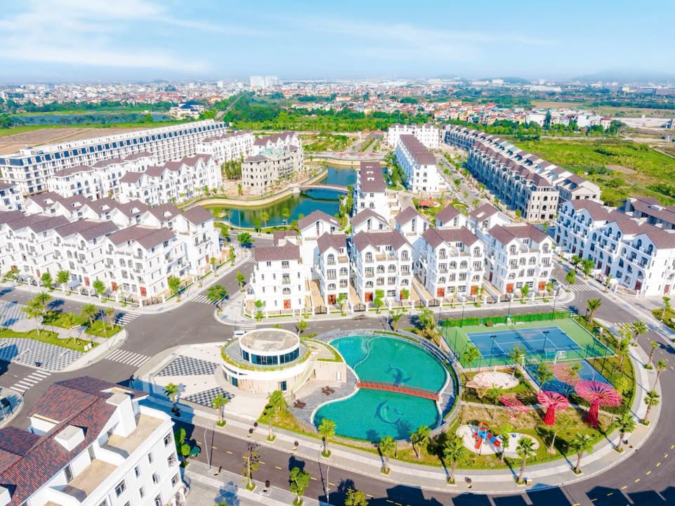Townhouse KĐT Mạnh Đức Victory 302m² giá thỏa thuận - Sở hữu lô góc view hồ tuyệt đẹp!