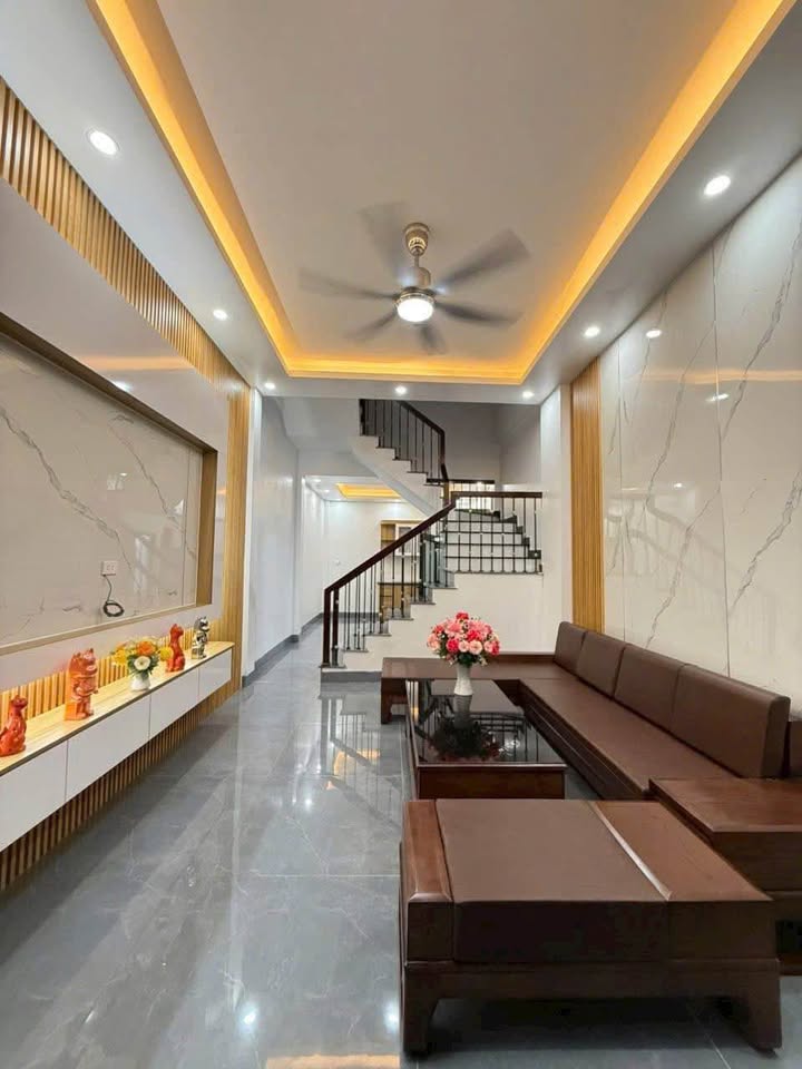 Nhà 3 tầng Phạm Ngũ Lão Hải Dương 40m² giá 2,3 tỷ - Full nội thất sang trọng!