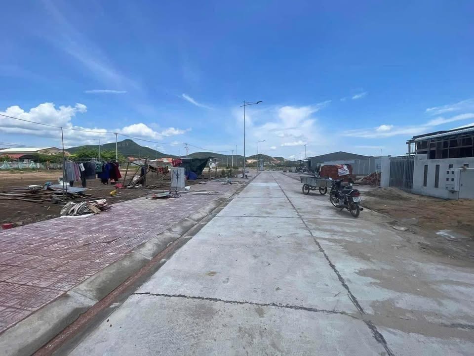 Đất thổ cư Chí Thạnh 120m² giá thỏa thuận - Vị trí đẹp gần tiện ích!